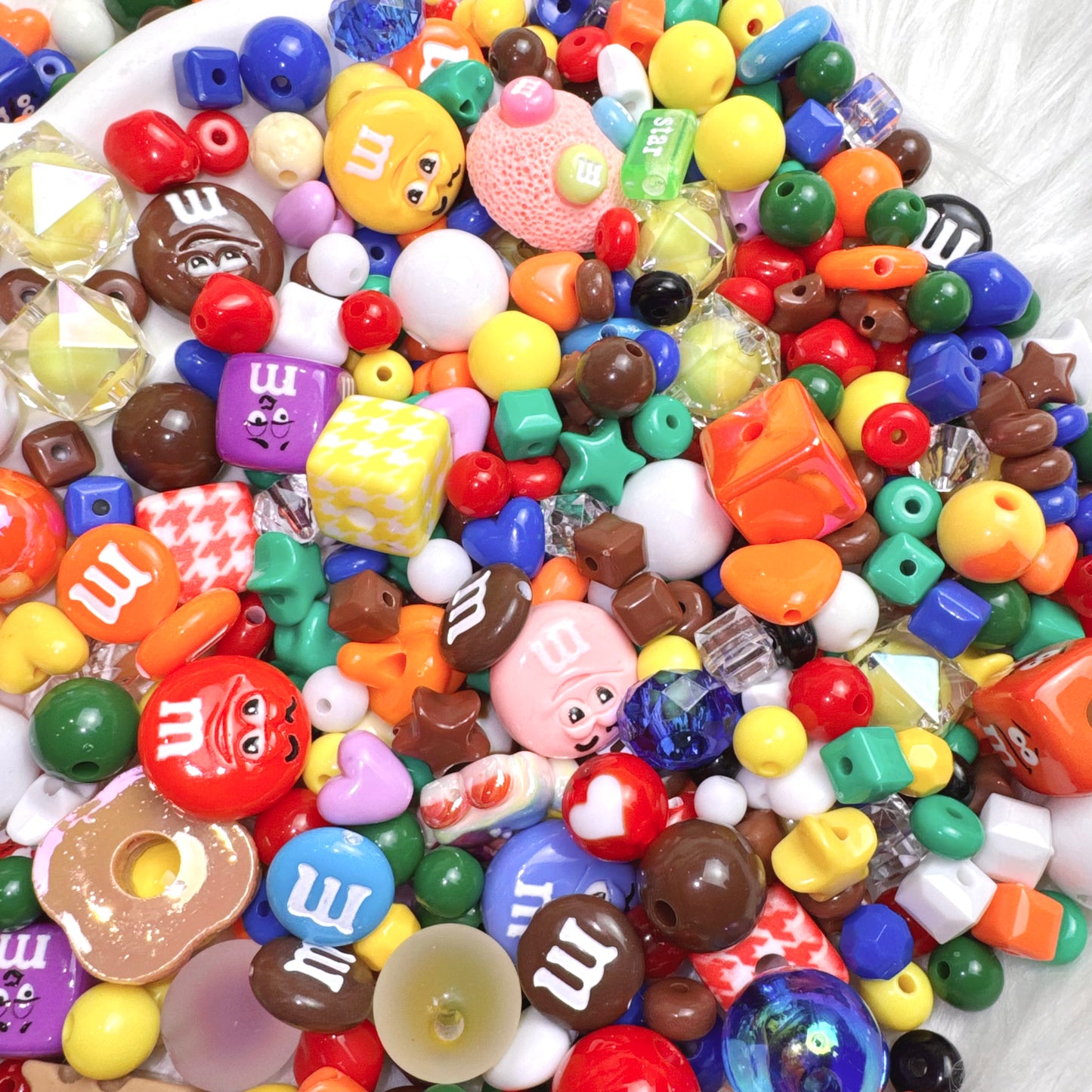 Mélange de perles M&Ms