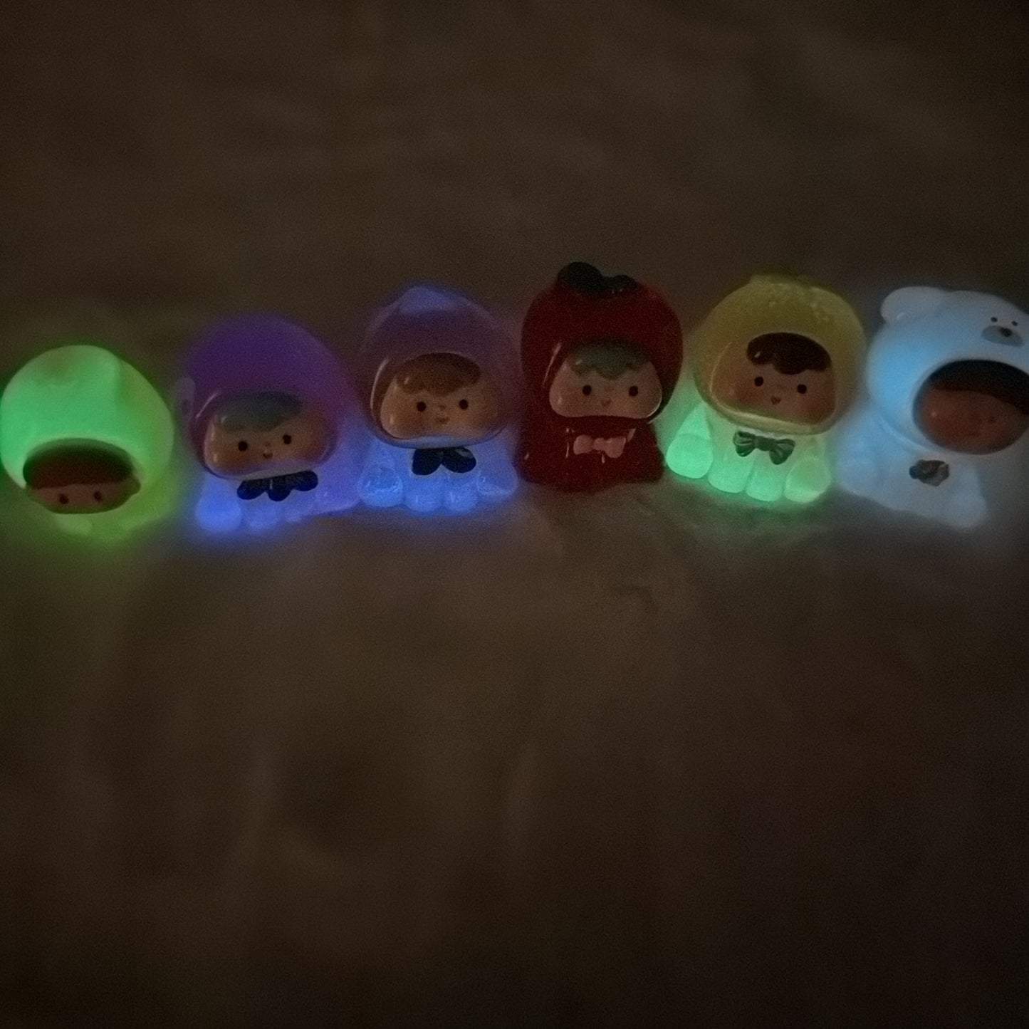 Figurines fruit phosphorescentes