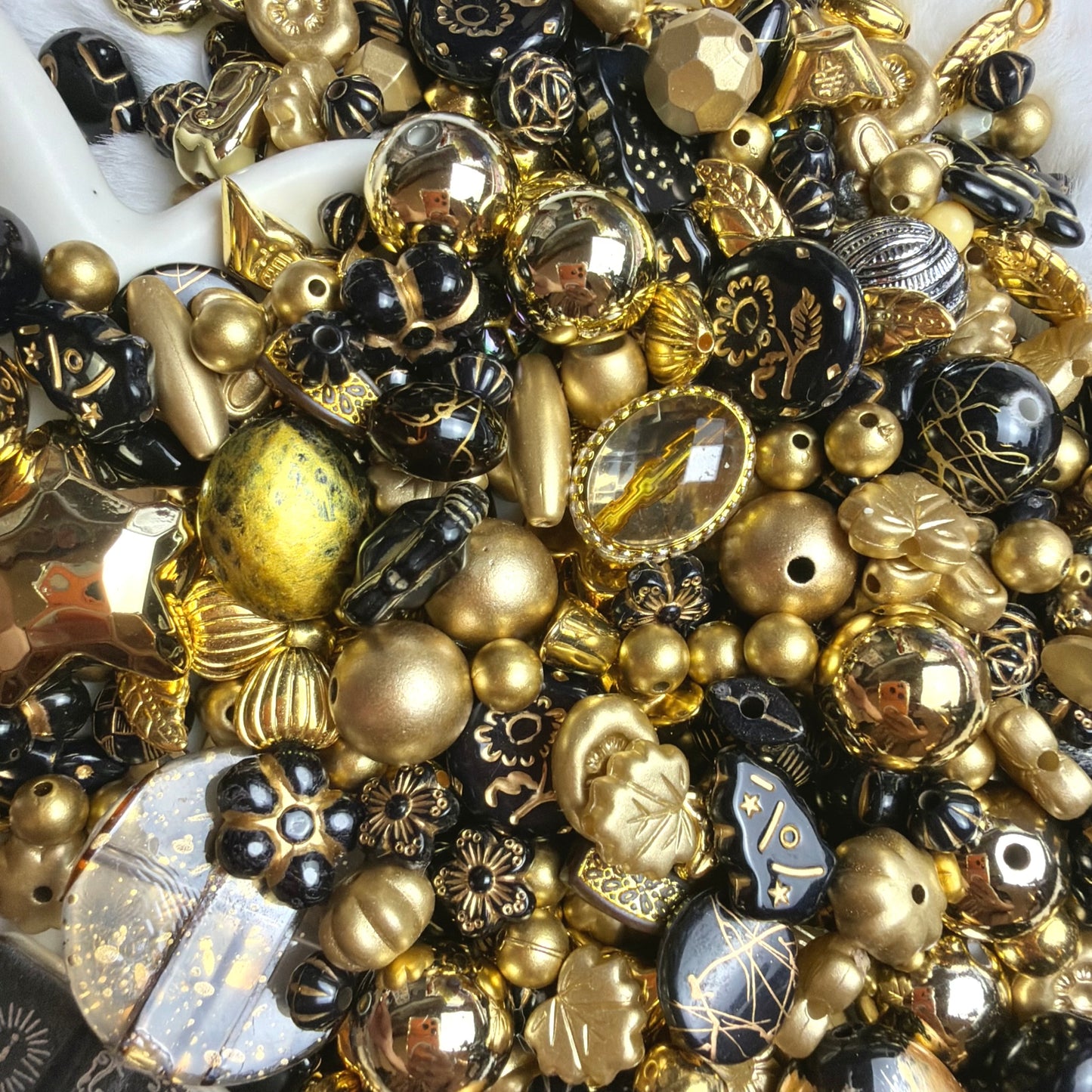 Mélange de perles Black&Gold