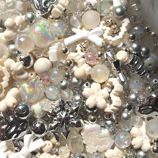 Mélange de perles neige chic