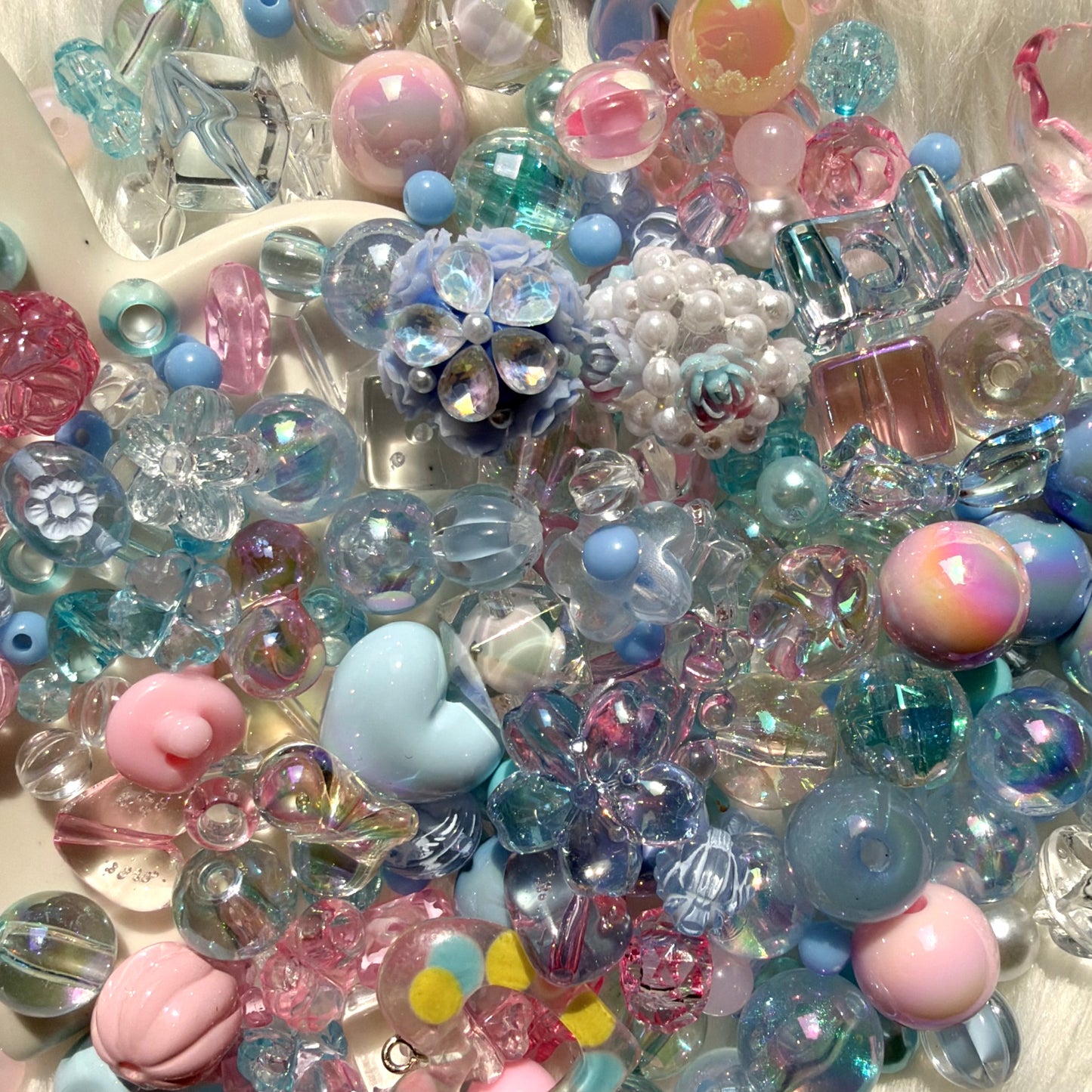 Mélange de perles cristalline