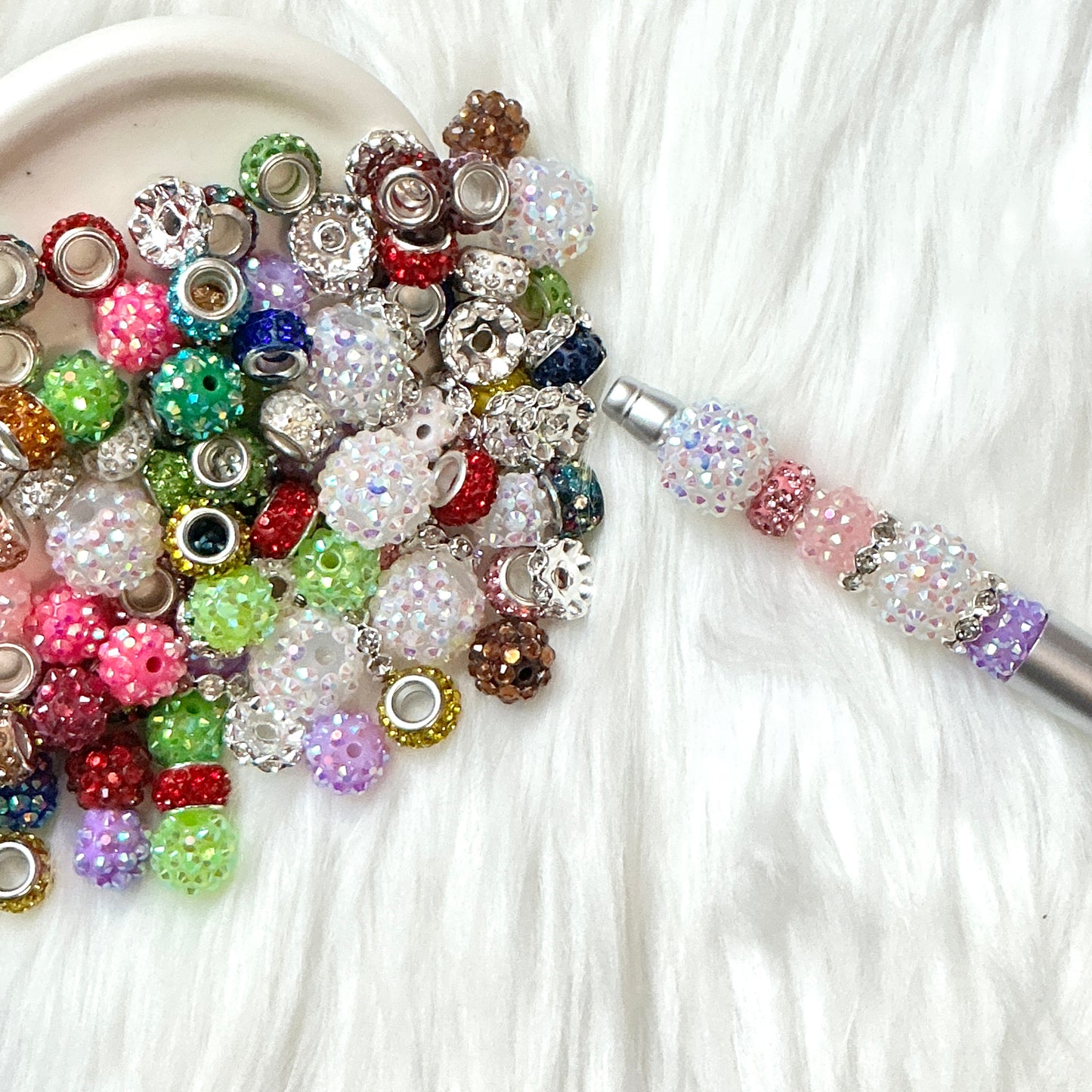 Mélange de perles strass