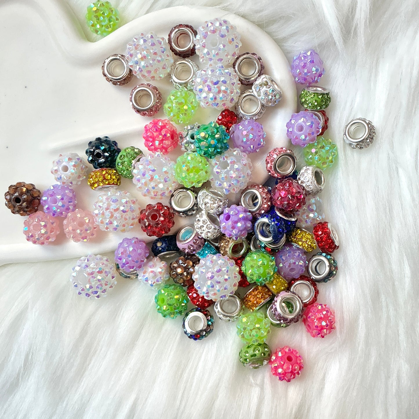 Mélange de perles strass
